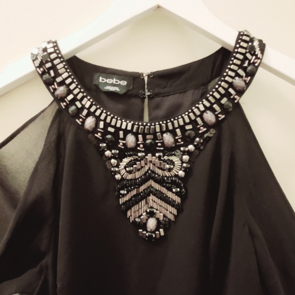 bebe very short dress with open shoulder sleeves XS with jewels and beads detail